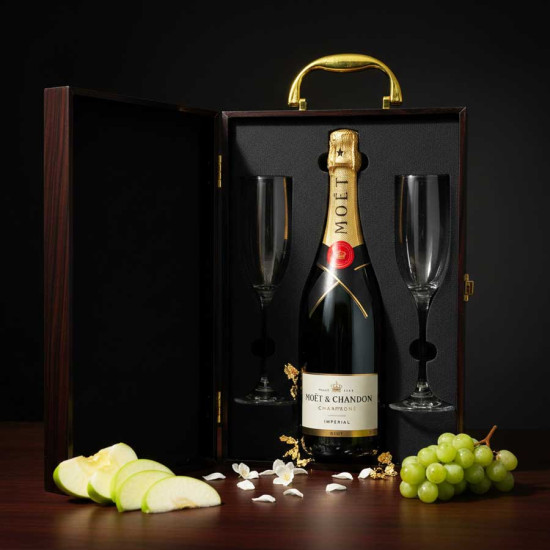 Moet & Chandon Brut Imperial Champagne And Flutes Gift Set Moet & Chandon Brut Imperial Champagne And Flutes Gift Set