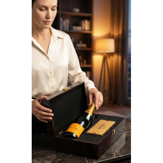 Veuve Clicquot and Godiva in Wooden Gift Box Veuve Clicquot and Godiva in Wooden Gift Box