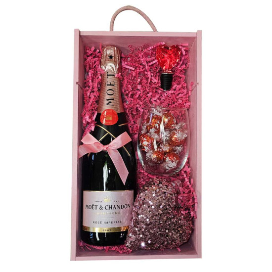 Moet and Chandon Rose Champagne Gift Set Moet and Chandon Rose Champagne Gift Set