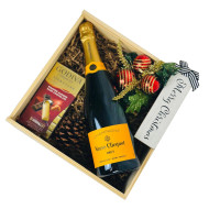 Christmas Special Veuve Clicquot And Chocolate Gift Basket Christmas Special Veuve Clicquot And Chocolate Gift Basket