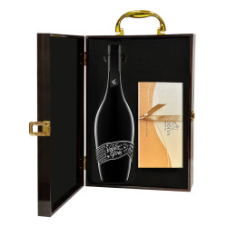Mollydooker Velvet Glove Shiraz Red Wine And Godiva Chocolate Gift Box Mollydooker Velvet Glove Shiraz Red Wine And Godiva Chocolate Gift Box